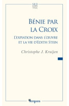 Bénie par la croix