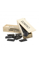 Jeu domino ensemble dans la joie